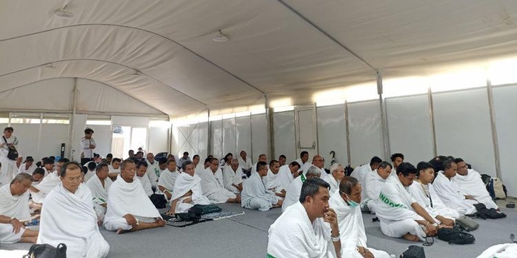 Jemaah Haji Wukuf di Arafah Hari Ini 5 Juni 2025